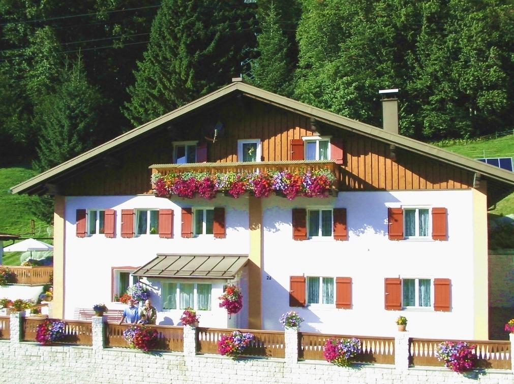 Haus Jochum Bed and Breakfast Langen am Arlberg Esterno foto